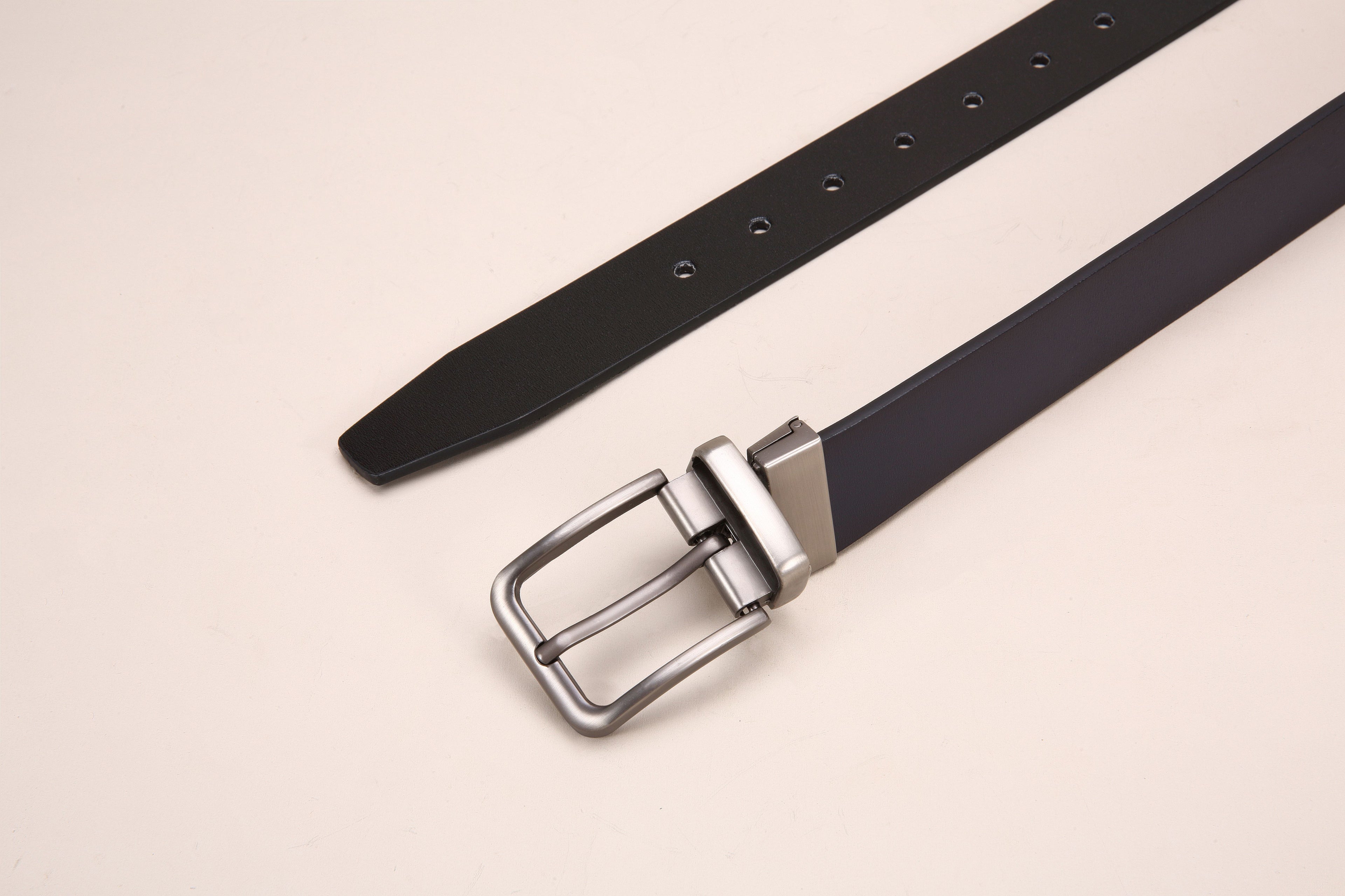 Men Leather Belt  Automatic Buckle Pin Buckle High Quality Male Leather Strap Luxury Jeans for Men Men Accessori