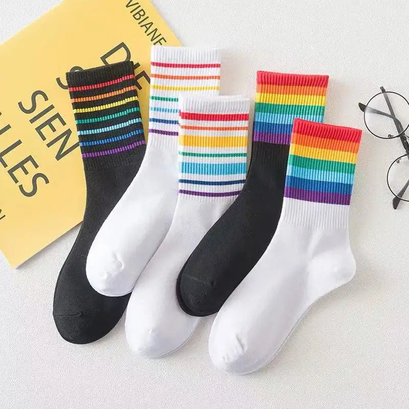5 Pairs Men's Colorful Striped Casual Socks, Fashionable Sports Socks, Sweat Absorbing And Breathable, Suitable For All Seasons