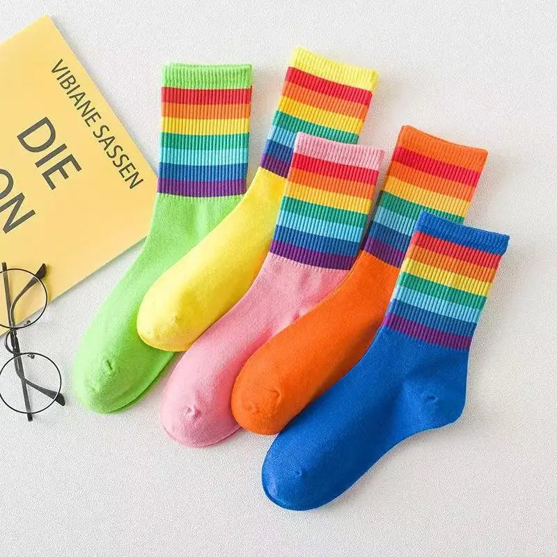 5 Pairs Men's Colorful Striped Casual Socks, Fashionable Sports Socks, Sweat Absorbing And Breathable, Suitable For All Seasons